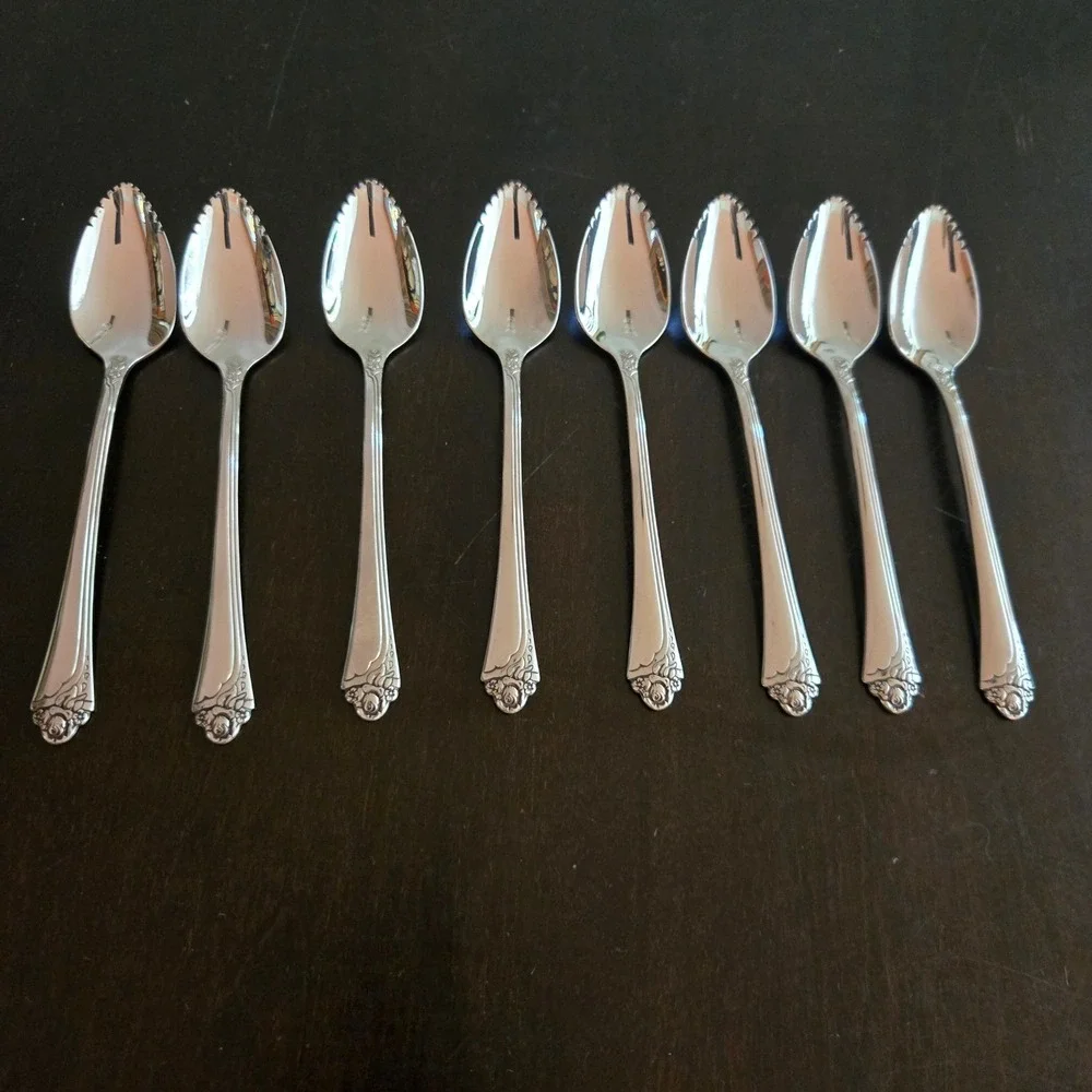 Oneida Community Fantasy Rose Glossy Grapefruit Spoons 8pc serrated Combine Ship